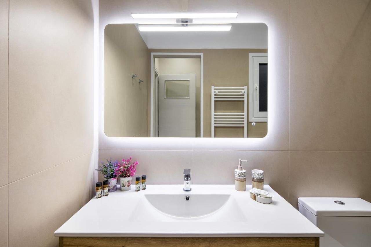 Renovated Apartment Near Acropolis アテネ エクステリア 写真