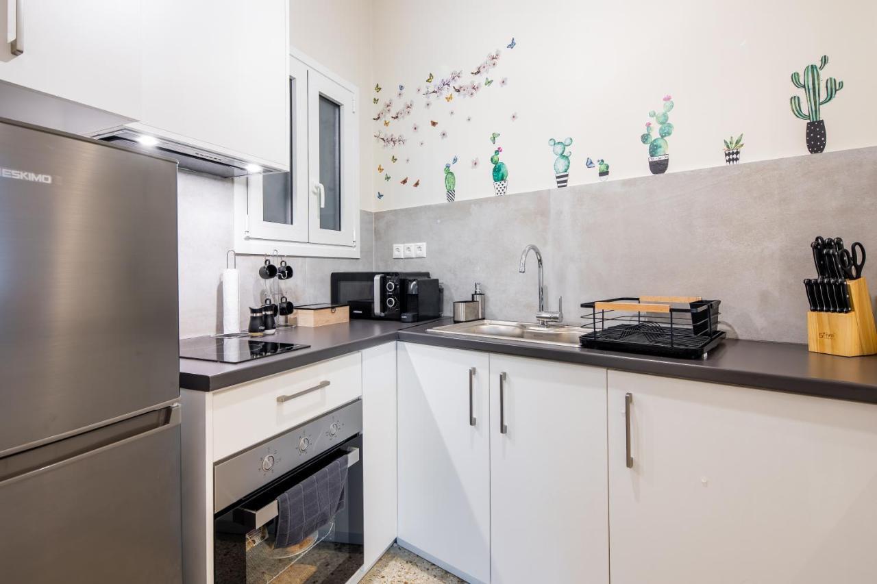 Renovated Apartment Near Acropolis アテネ エクステリア 写真
